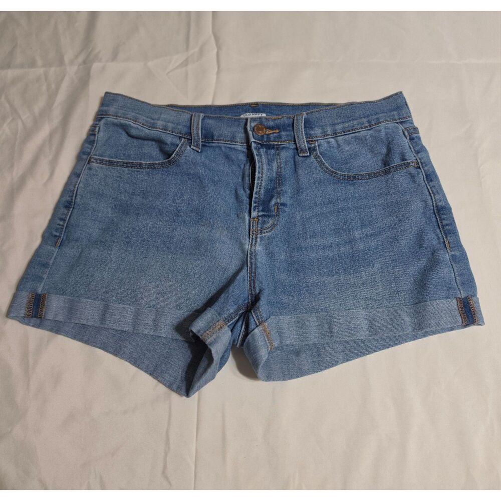 Old Navy Shorts Women's Size 6 Cuffed Midi Low Mid Rise Medium Wash